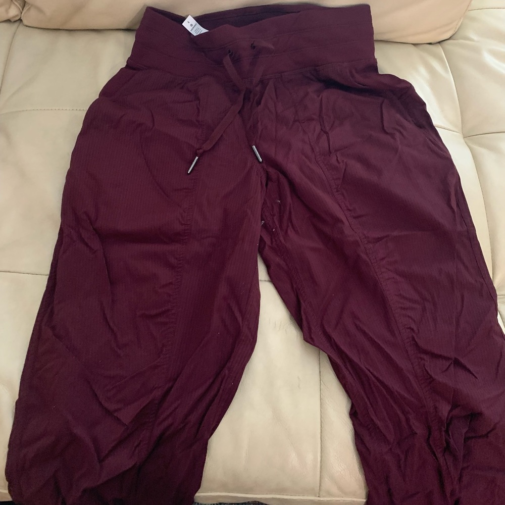 Lululemon full length joggers size 4. NWOT